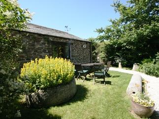 Treveglos Barn is located in Padstow