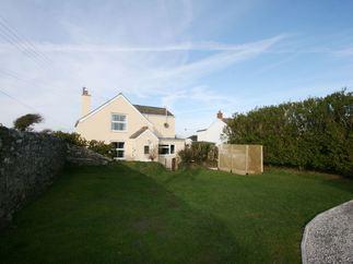 Curlew Cottage is located in Newquay
