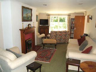 Clovelly Cottage price range is 482 - £1,109