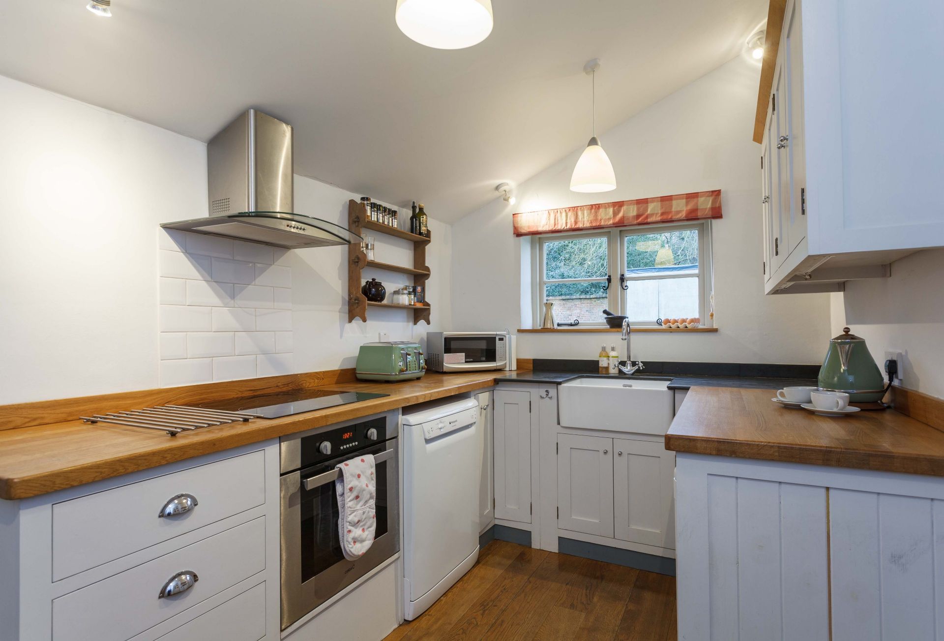 Plum Cottage is located in Wimborne and surrounding villages