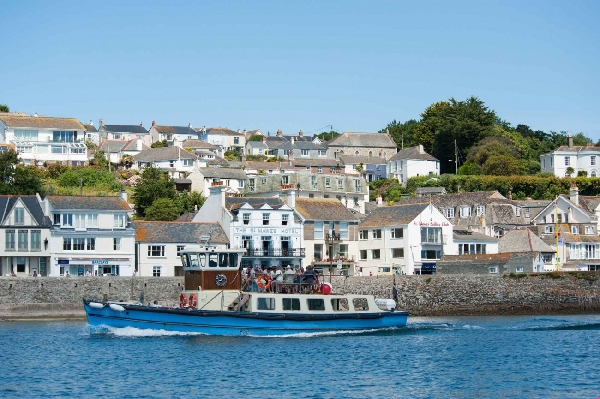 Chapel Cottage is located in St Mawes