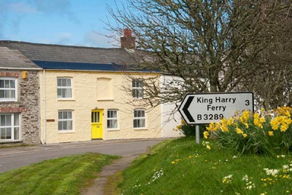 April Cottage is located in St Just