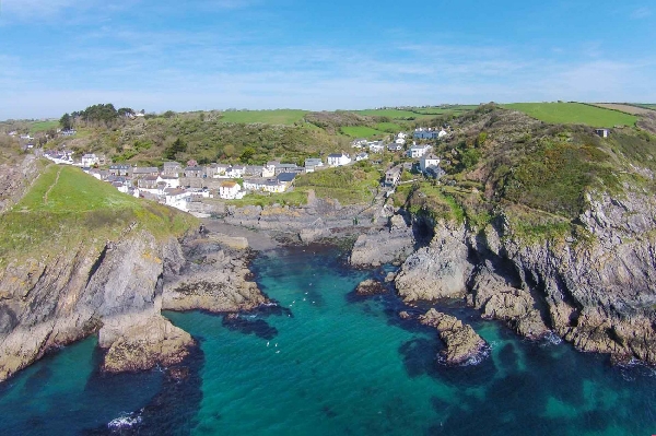 Beach Hill Cottage is located in Portloe
