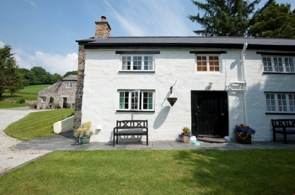 Rivermead Farm Cottage is located in Bodmin Moor