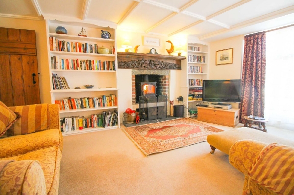 Turnpike Cottage is in Portscatho, Cornwall