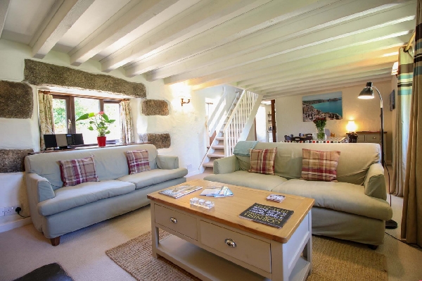 Ruby Farm Cottage is in Falmouth, Cornwall