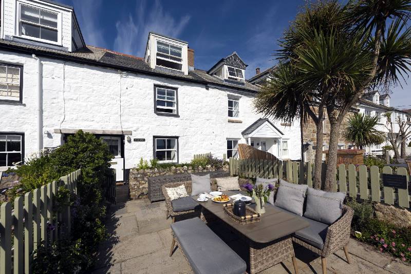 Mariners Cottage is in Mousehole, Cornwall