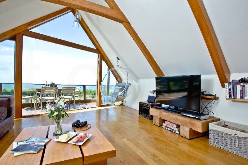The Beach House price range is 750 - £ 2495