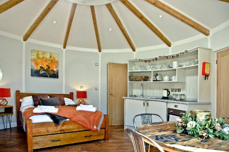 The Ember Room Roundhouse, East Thorne is located in Bude