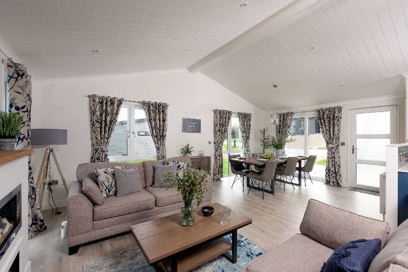 Hazel Lodge, 27 Roadford Lake Lodges is located in Lifton