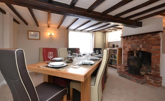 Beck Cottage is in Fordingbridge, Hampshire