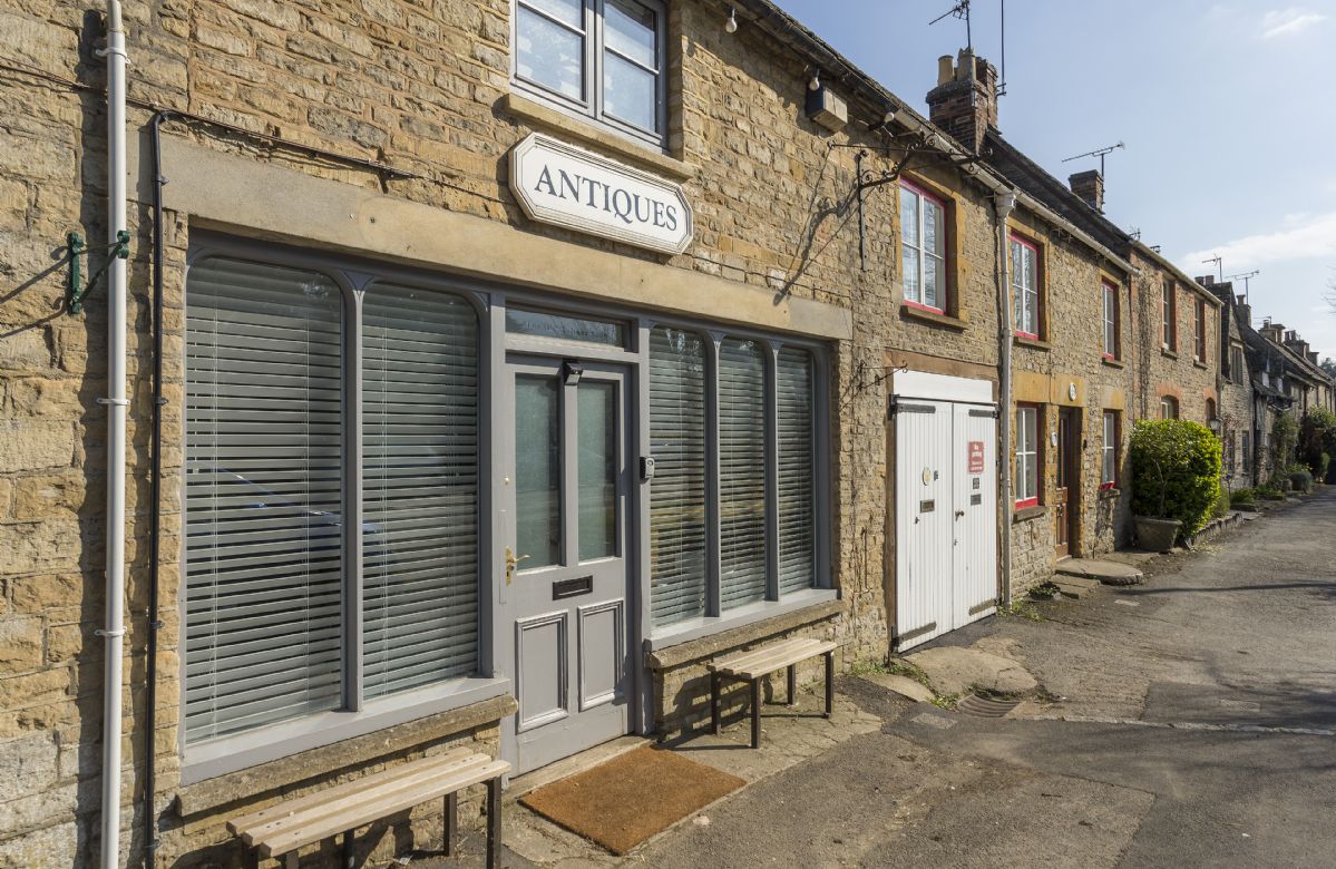 The Old Antique Shop is located in Stow-on-the-Wold