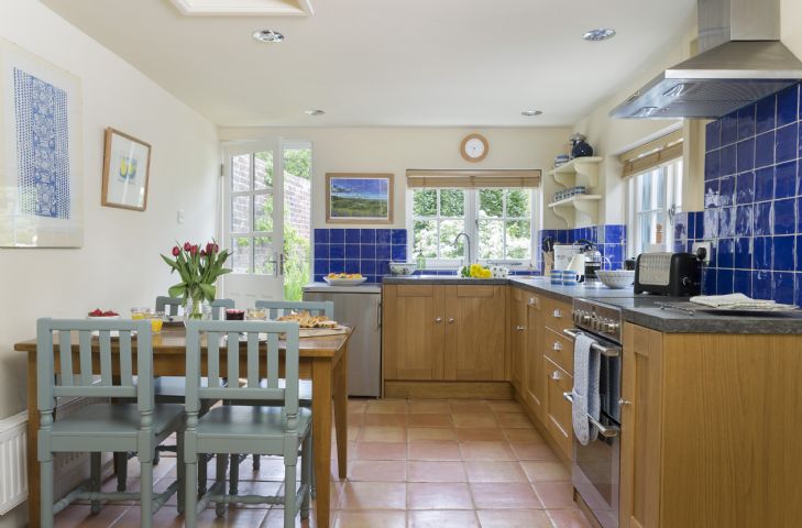 Pear Tree Cottage is located in Netherbury