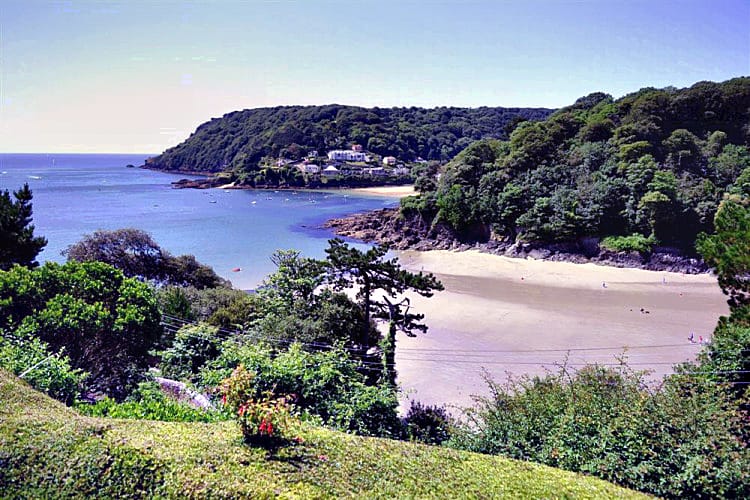 4 Sandhills House is located in Salcombe