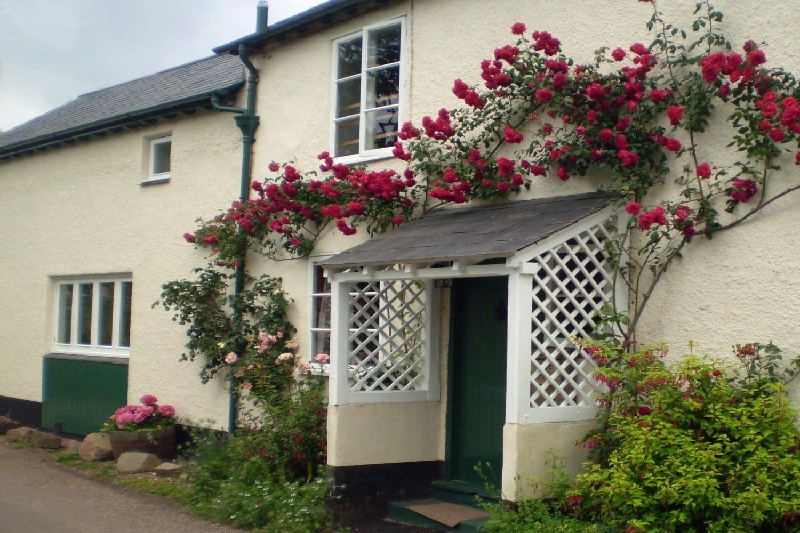 Forge Cottage a holiday cottage rental for 3 in Wootton Courtenay, 