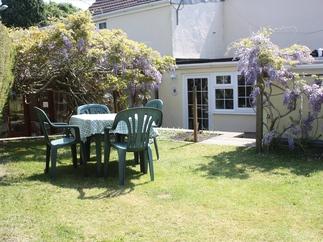 Wisteria Cottage a holiday cottage rental for 4 in St Austell, 