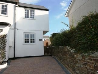 Crab Cottage a holiday cottage rental for 3 in Newquay, 