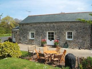 Dolphin Cottage a holiday cottage rental for 6 in St Austell, 