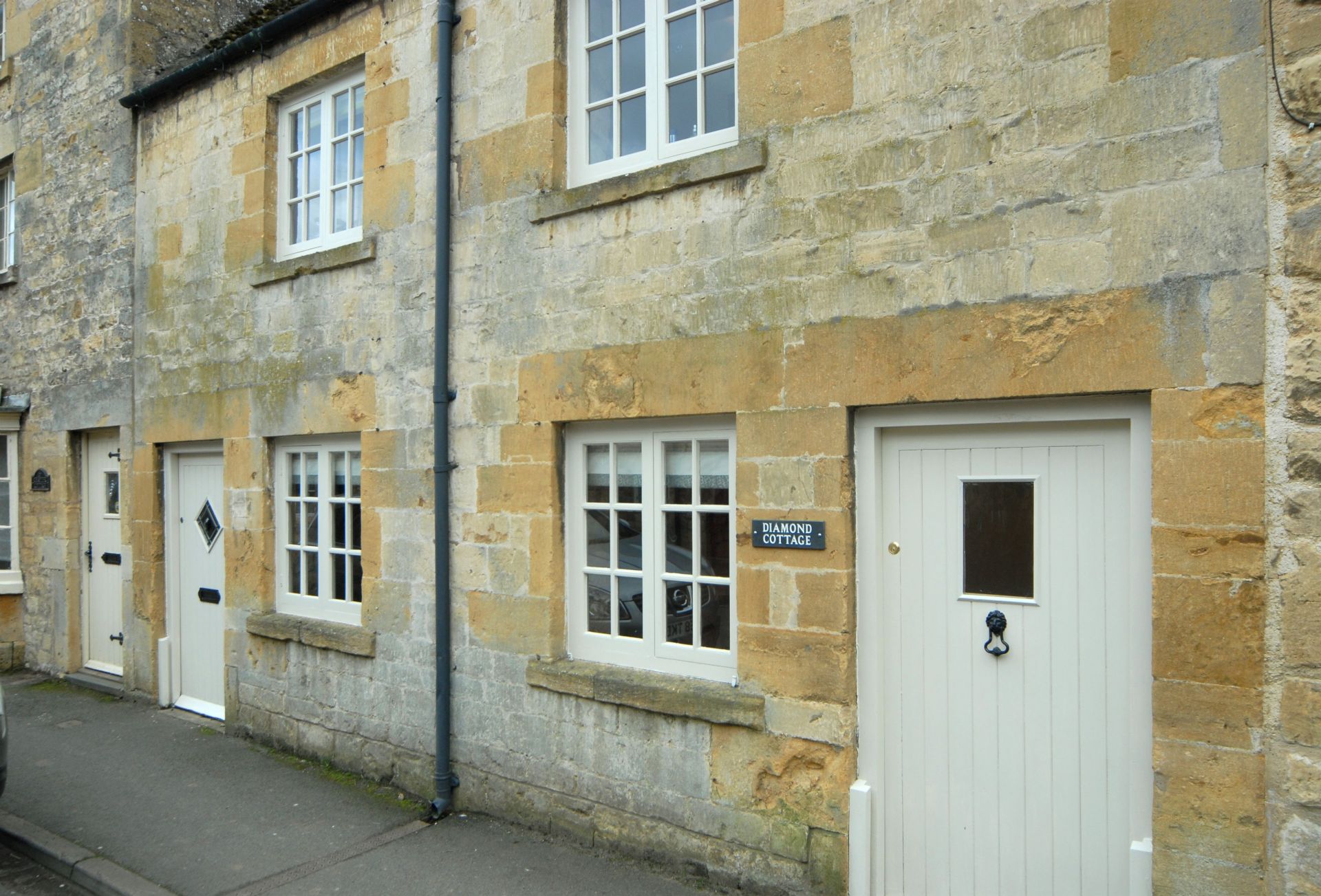 Diamond Cottage a holiday cottage rental for 4 in Chipping Campden, 