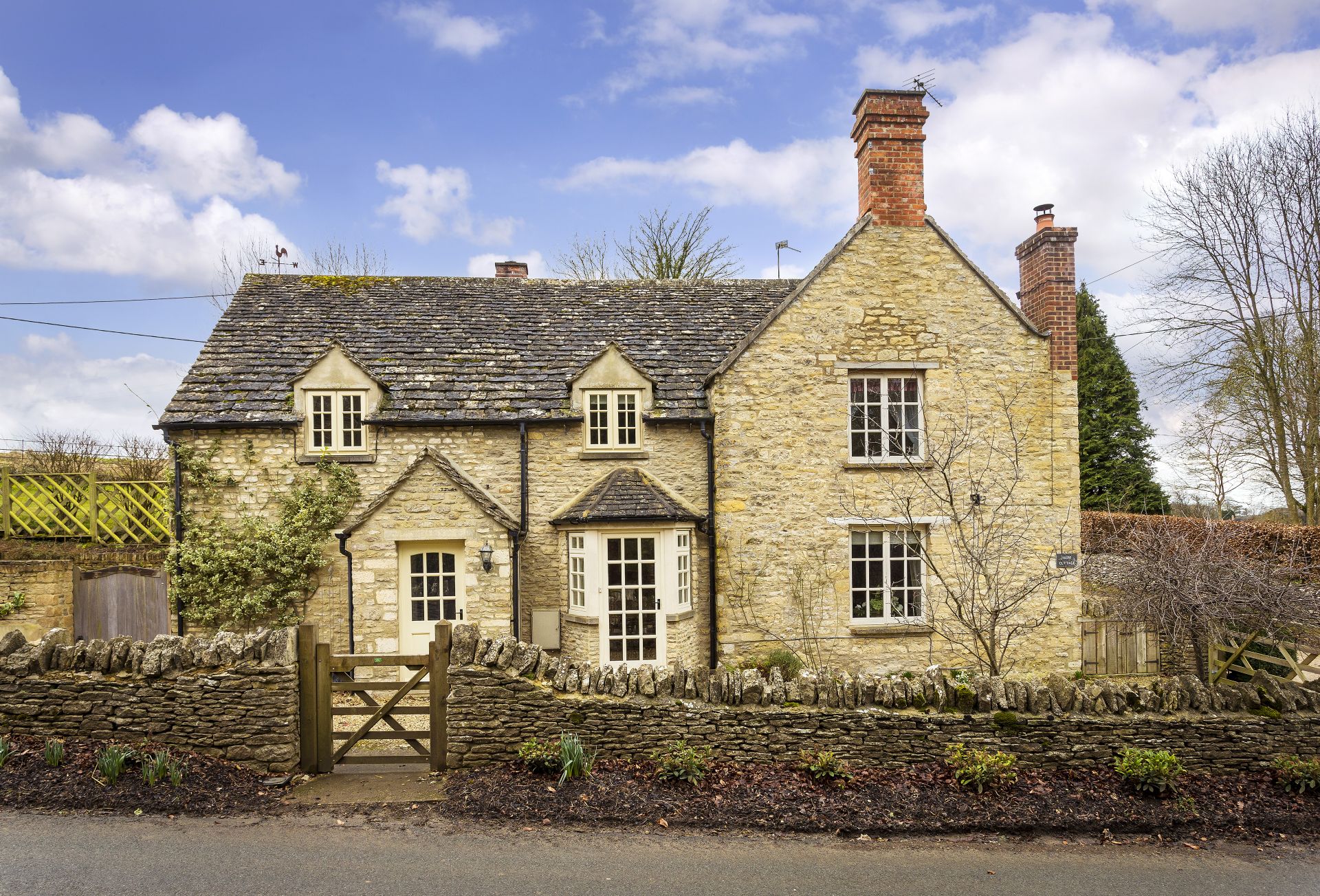 Click here for more about Hope Cottage (Quenington)