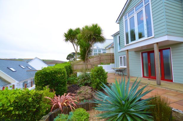 Ocean Breeze a holiday cottage rental for 8 in Perranporth, 
