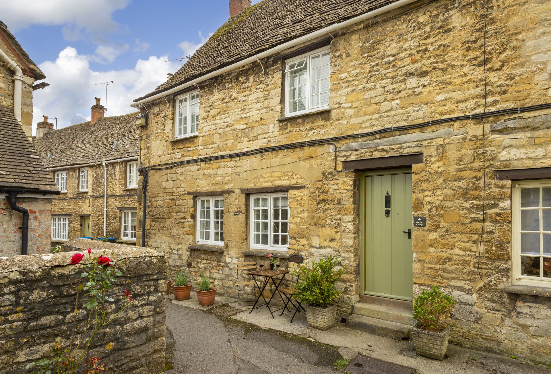 Details about a cottage Holiday at Old Burford Cottage
