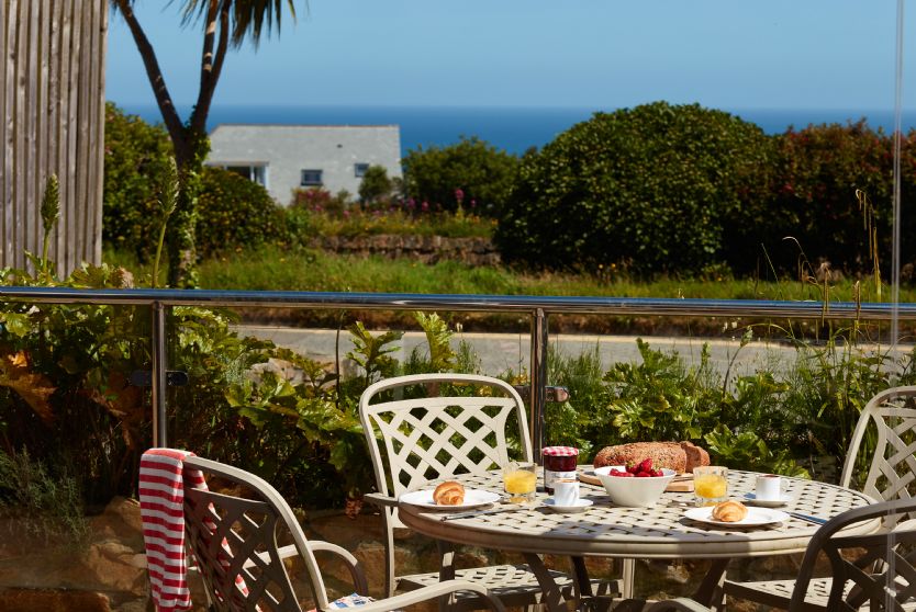 2 Four Seasons a holiday cottage rental for 4 in Carbis Bay, 