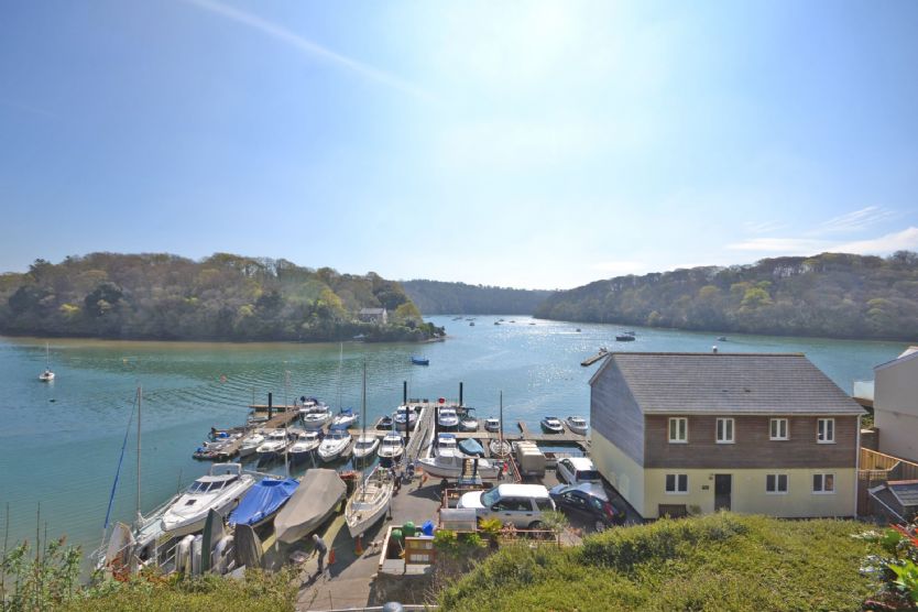 Waterfront House a holiday cottage rental for 8 in Malpas, 