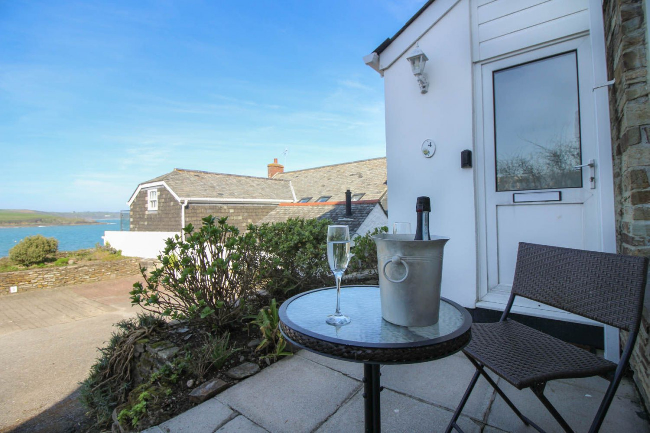 Seagrass a holiday cottage rental for 4 in Portscatho, 