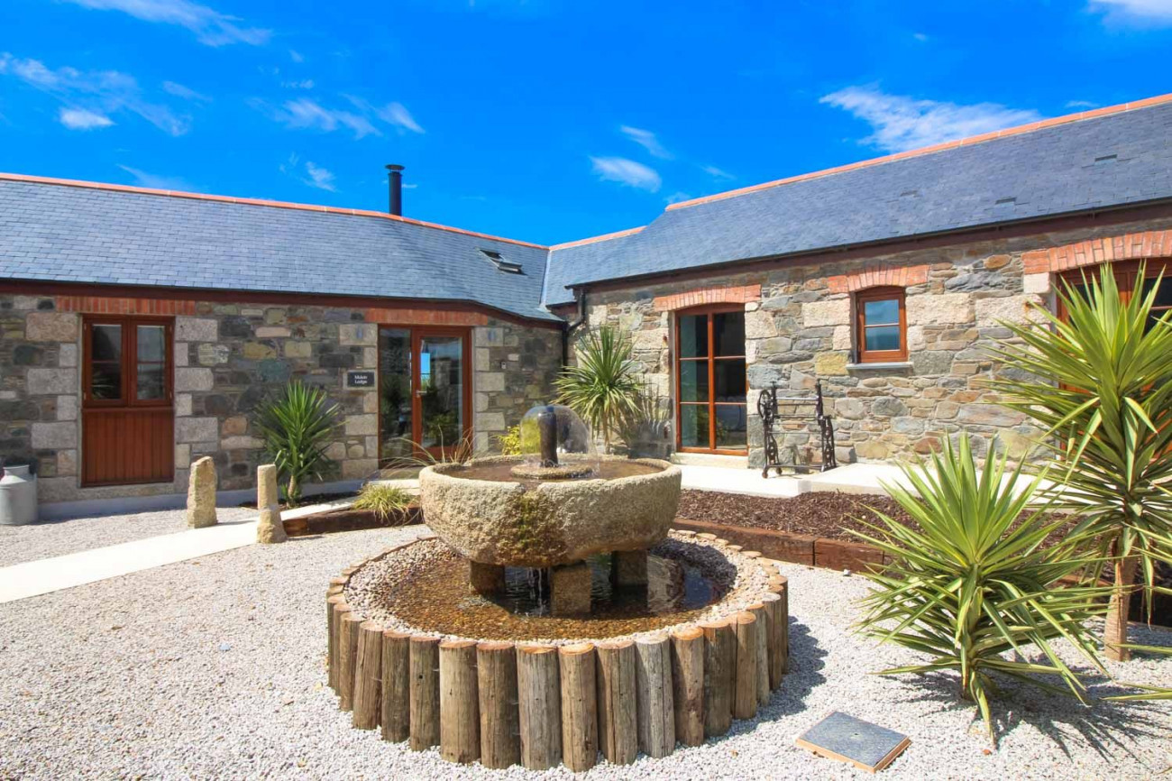 Mulvin Lodge a holiday cottage rental for 6 in The Lizard, 