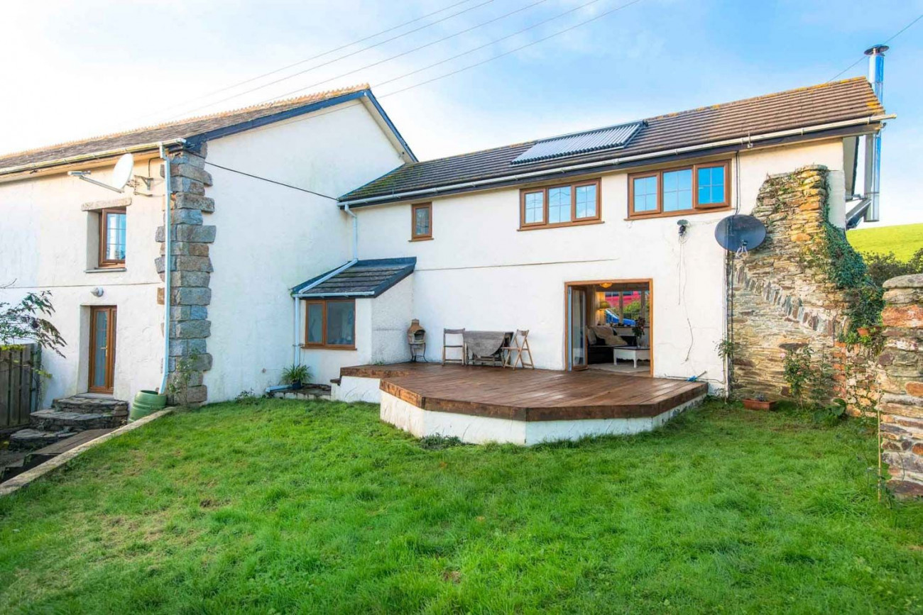 Bunny Cottage a holiday cottage rental for 6 in Newquay, 