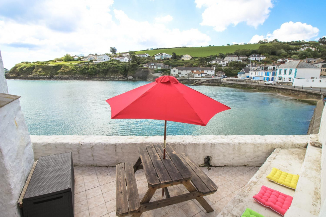 Rock Cottage a holiday cottage rental for 4 in Mevagissey, 