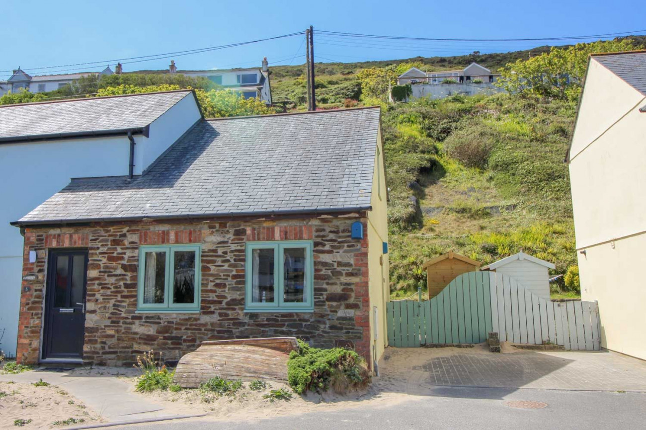 Driftwood a holiday cottage rental for 4 in Porthtowan, 