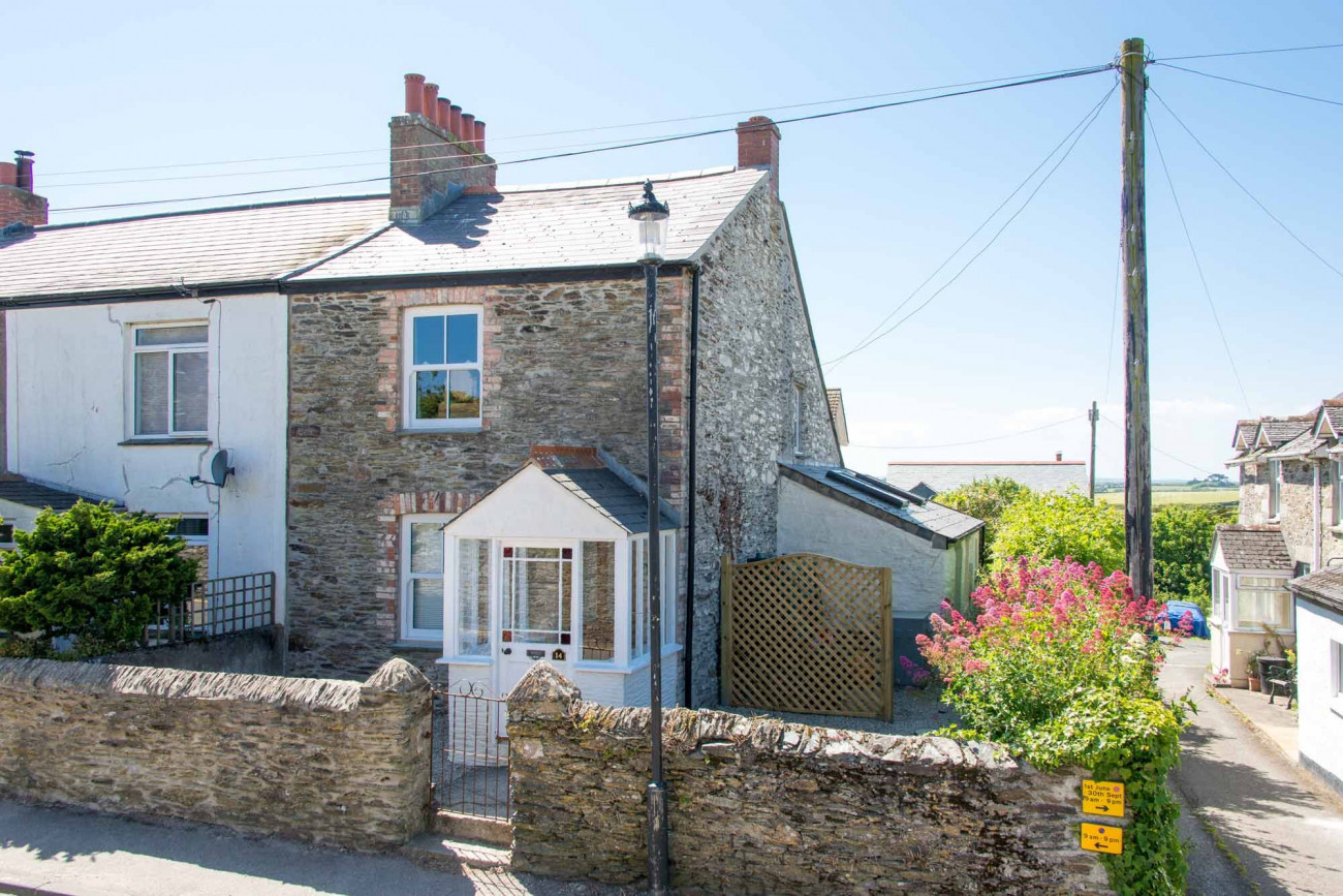 Fourteen The Square a holiday cottage rental for 4 in Portscatho, 