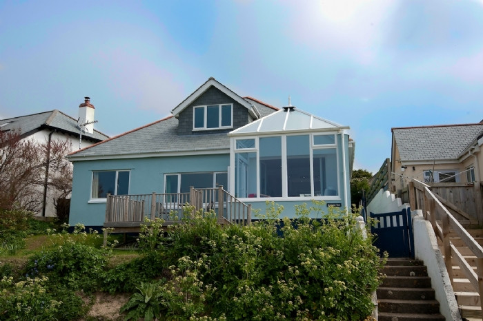 Romany Rye a holiday cottage rental for 6 in Holywell Bay, 