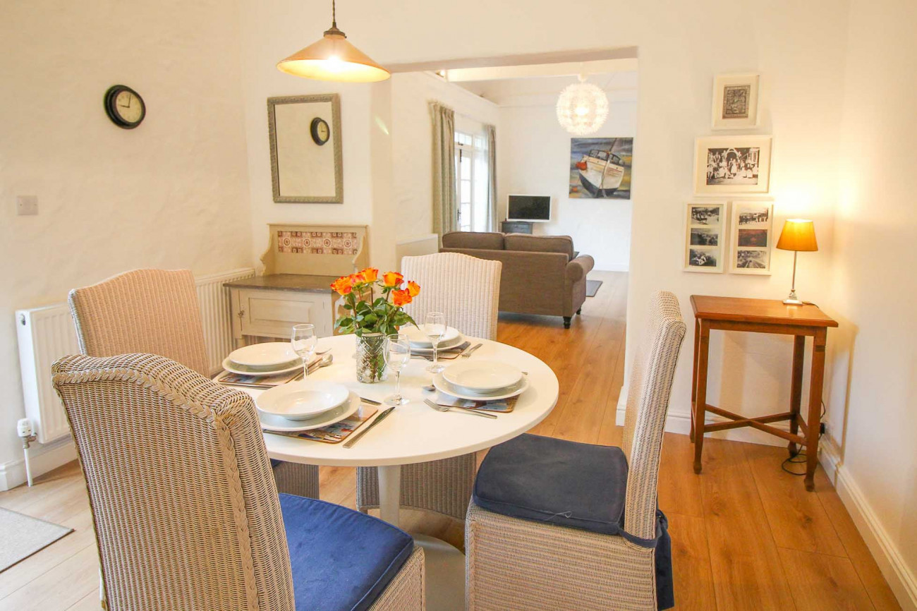 Bellot Cottage a holiday cottage rental for 4 in The Lizard, 