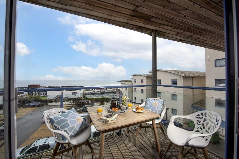 Fistral Lookout, Ocean 1 a holiday cottage rental for 4 in Newquay, 