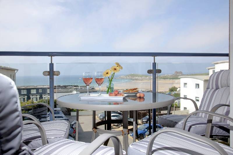 Fistral View,  Pentire a holiday cottage rental for 4 in Newquay, 