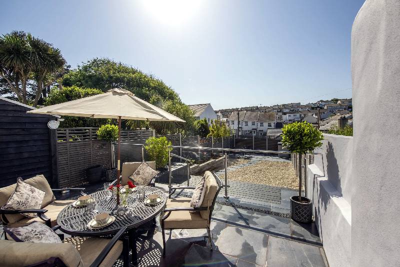 The Hideaway a holiday cottage rental for 4 in Porthleven, 