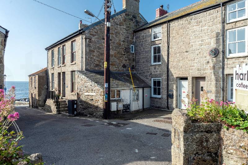 An Dyji a holiday cottage rental for 6 in Mousehole, 