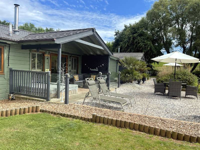 Kingfisher Lodge, South View Lodges a holiday cottage rental for 4 in Exeter, 