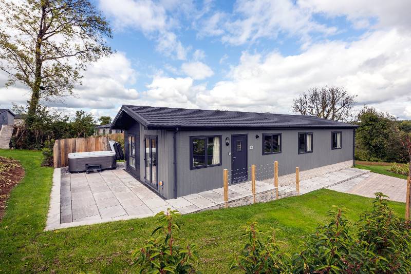 Details about a cottage Holiday at Iris Lodge, 18 Roadford Lake Lodges