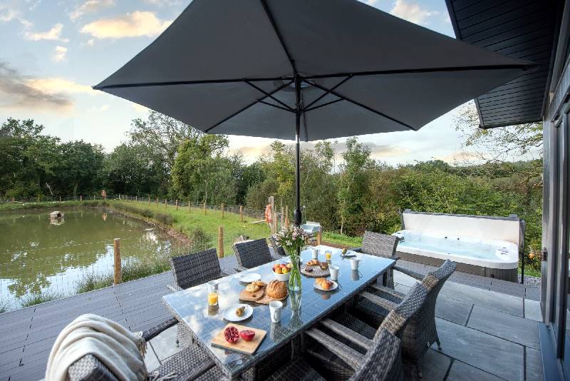 Details about a cottage Holiday at Maple Lodge, 20 Roadford Lake Lodges