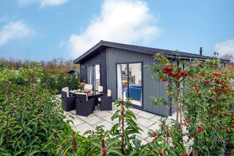 Bluebell Lodge, 29 Roadford Lake Lodges a holiday cottage rental for 6 in Lifton, 
