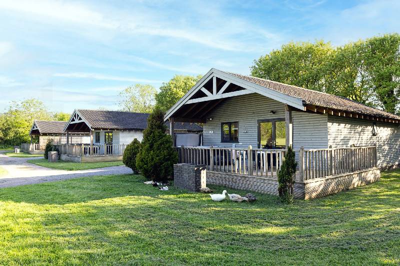 Details about a cottage Holiday at Kingfisher Lodge, Redlake Farm