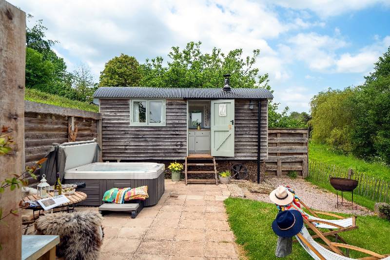 Details about a cottage Holiday at Cherry Blossom, Devon Heaven Hideaways