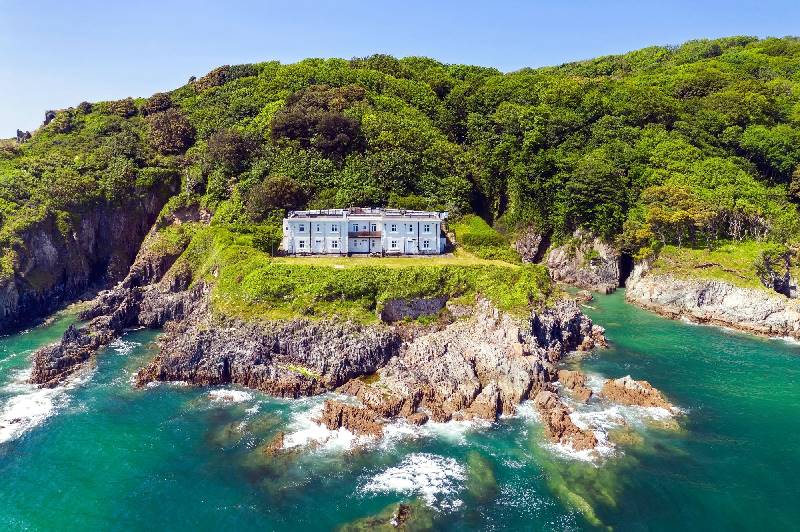 Details about a cottage Holiday at 1 The Old Signal House, Penlee Point
