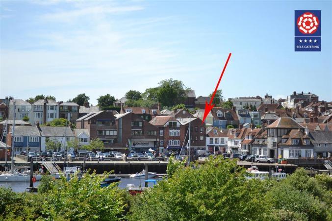 8 Admirals Court a holiday cottage rental for 6 in Lymington, 