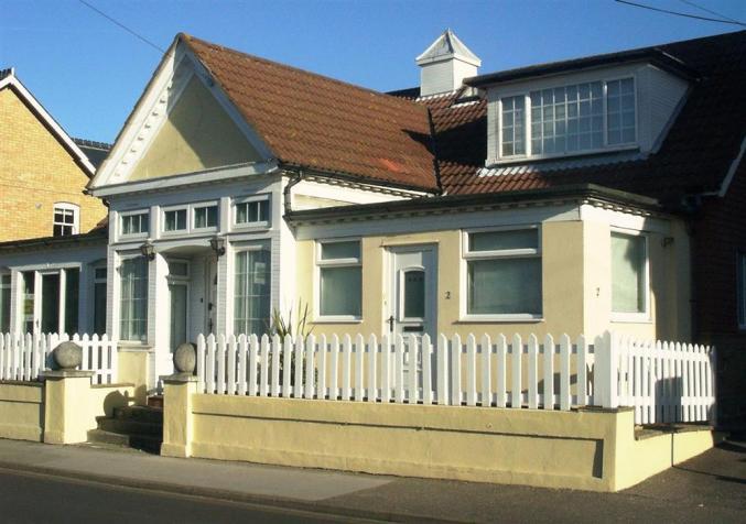 May Cottage a holiday cottage rental for 4 in Milford on Sea, 