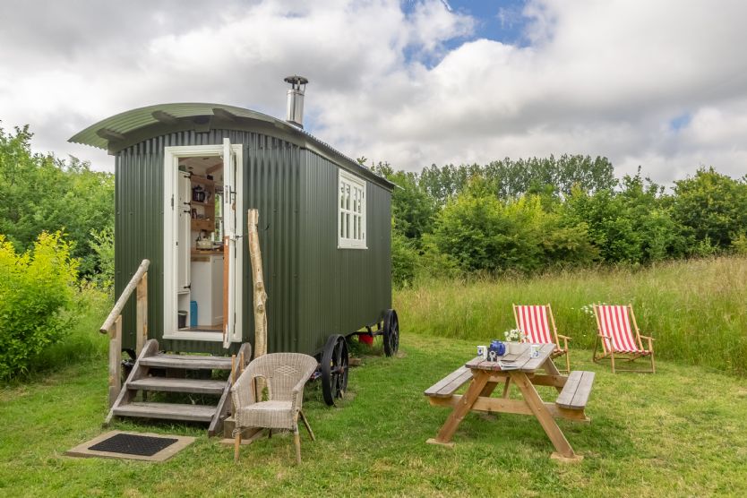 Details about a cottage Holiday at Wayfarers Wood